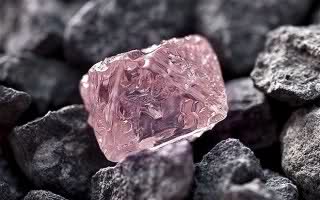 Diamante rosa bruto