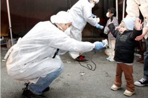 CRISIS JAPON 2011 Traslado de personas por la fuga nuclear con riesgo de contaminacion