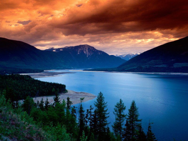 160 Upper Arrow Lake, British Columbia, Canada