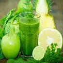 zumo verde frutas lima limón apio