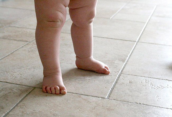 pies descalzos niños - bebes