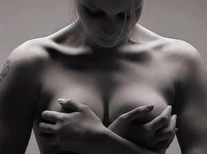 hermandadblanca pecho 300×224.jpg - ¿Qué activa el cáncer de mama? - hermandadblanca.org