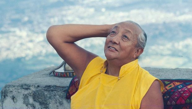 Kyabje Dilgo Khyentse Rinpoche
Nepal - LO JONG: Algunos versos para el Adiestramiento Mental - hermandadblanca.org