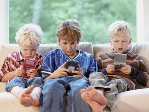 20171121 willyhern39164 id135326 TELEFONO MOVIL - ¿Cómo afectan los Teléfonos Móviles la Interacción en los Niños, si no es Acompañado por la Literatura? - hermandadblanca.org