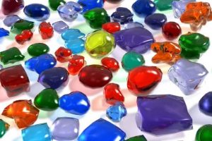 hermandadblanca org gemas o cristales de colores 620×413.jpg - Qué es la cristaloterapia y qué cristales se usan - hermandadblanca.org
