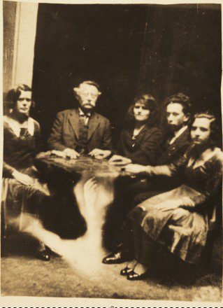 hope seance 1920 la fotografía de fantasmas: historia de una práctica ID160887 - hermandadblanca.org
