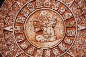 Sellos Mayas: El fascinante mundo del Tzolkin, la concepción del tiempo y la relevancia del nacimiento