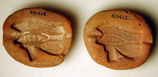 molde fabricacion amuleto ojo de horus bm ea43415 amuletos del mundo antiguo mesopotamia egipto y mediterráneo grecor ID163363 hermandadblancaorg