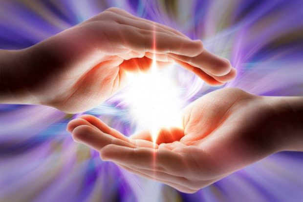 energia que emana tus manos tiene el poder de curar posees manos sanadoras la energía que emana tus manos tiene el poder de curar, ¡posees mano ID170836 - hermandadblanca.org