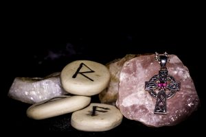 Runa Gebo: Leyenda mitológica y significado de las antiguas runas vikingas