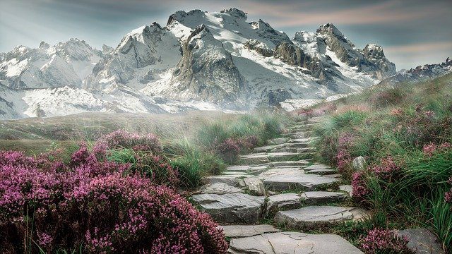 mountain landscape 2031539 640 haciendo realidad tus sueos mensaje de los angeles via ann alber i214321