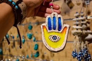 hamsa hand 4379161 640 mal de ojo origen sintomas y 12 formas de repelerlo i215523
