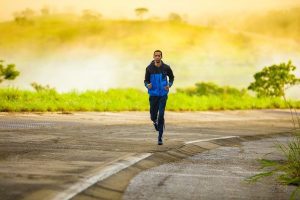 man 1245658 640 12 sintomas que te ayudaran a distinguir entre ansiedad y depresion i217244