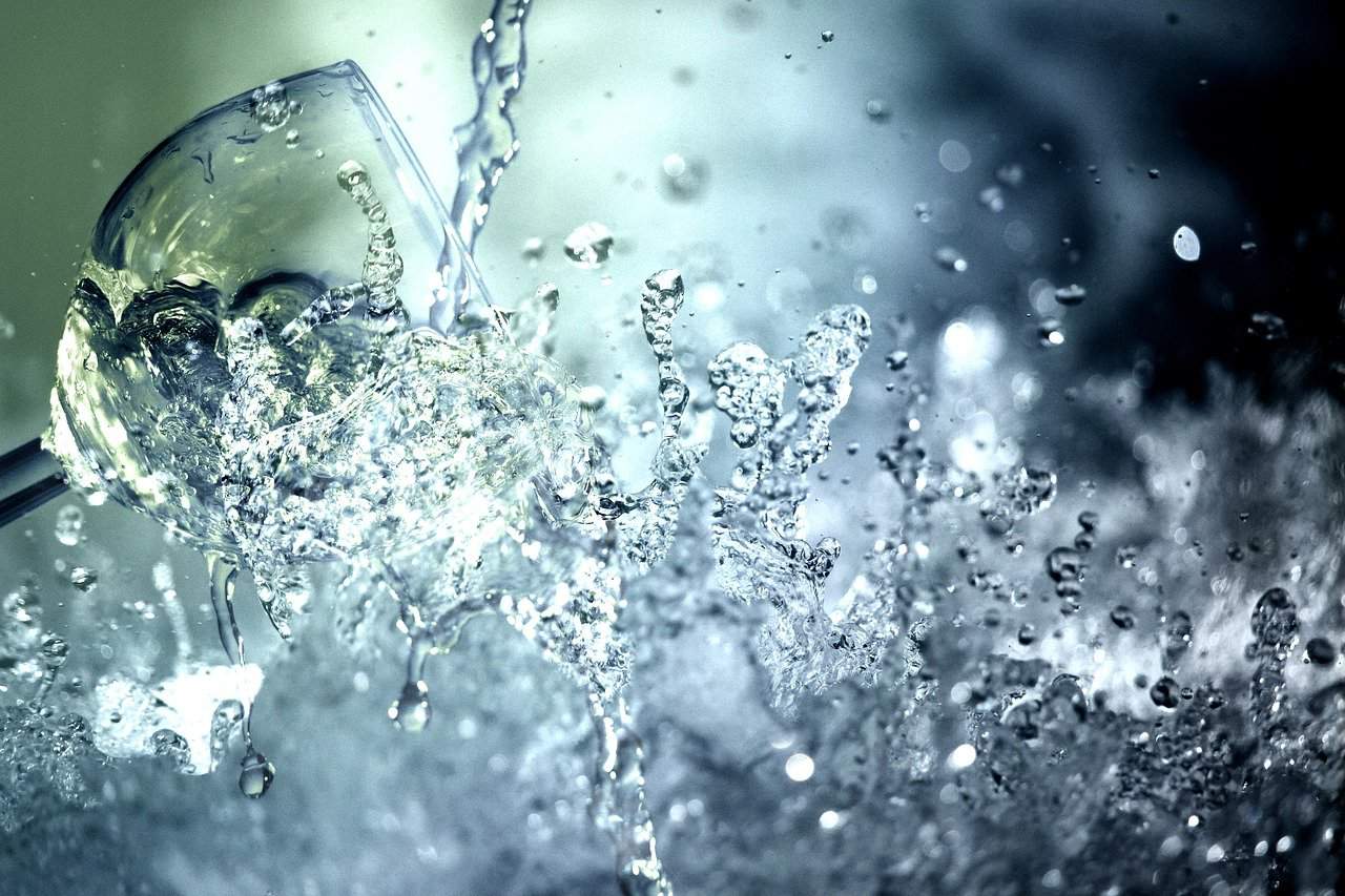 water 4230596 1280 agua energizada con cristales conoce sus beneficios i278132
