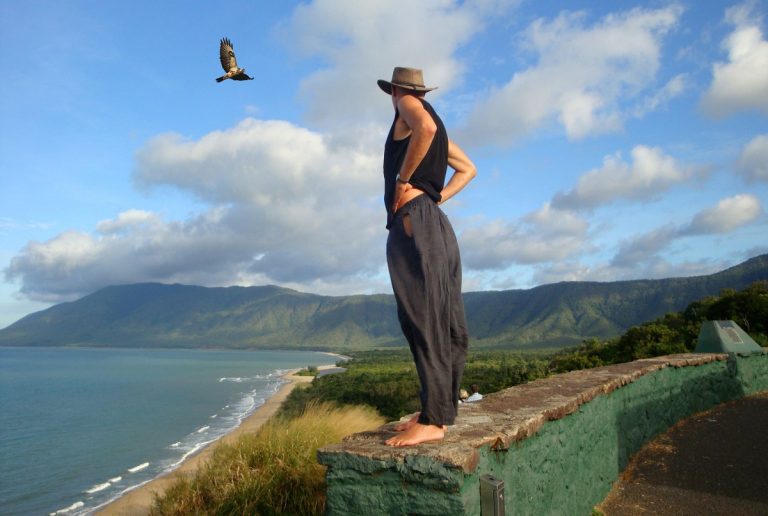 animal bird sea beach mountain wall 1633885 pxhere com 1 una guia para la proteccion espiritual i376264