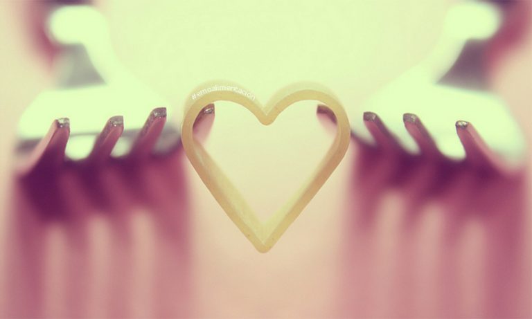 COMER, ALIMENTARSE Y NUTRIRSE (Mental, emocional y físicamente) – Elsa y Javier