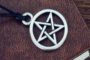 Pentagrama, descubre su uso en el esoterismo