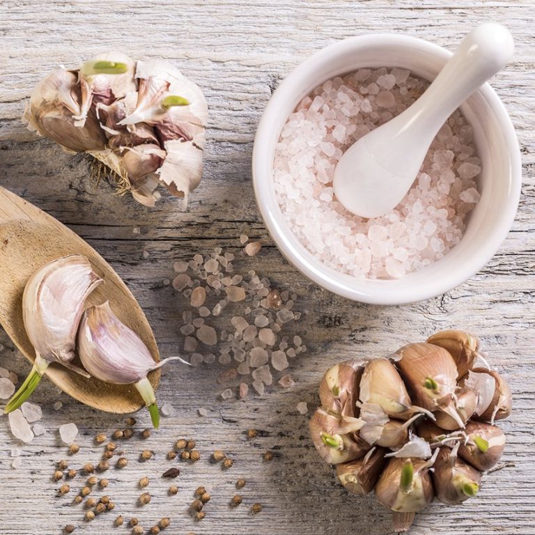 Hechizos con ajo: amor, mal de ojo y conseguir trabajo