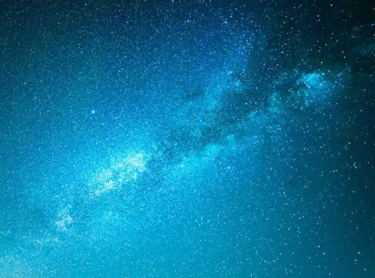 mensaje del maestro jesus la luz cristica dorada emana ahora desde los cielos featured